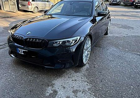 BMW 330i 330 Touring Aut. Advantage