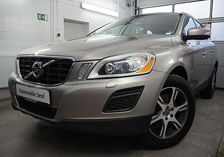 Volvo XC 60 XC60 2.0 D4 Summum 2WD*Navi*Leder*Xenon*1.Hand*