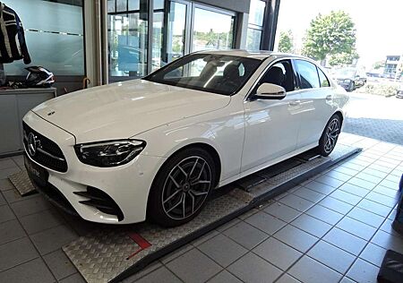 Mercedes-Benz E 220 d AMG/19"/9G/LED/Schiebedach/Widescreen/