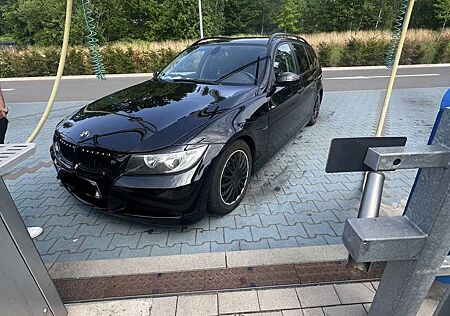 BMW 320i 320 Automatik!! Bitte um Angebote