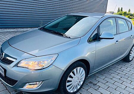 Opel Astra J 1.4 16V Turbo Lim. 5-trg. Edition/140 PS