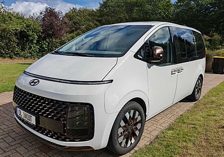 Hyundai Staria 2.2 CRDi Signature, AHK & Winterreifen