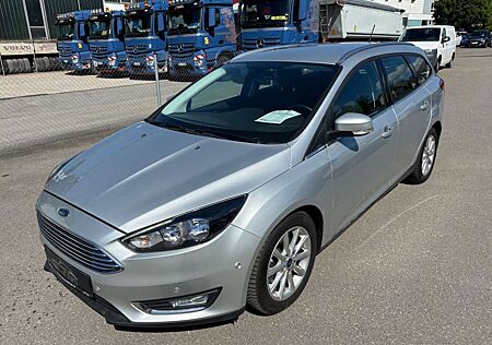 Ford Focus Turnier Titanium*AUTO*NAVI*KAM*PDC*