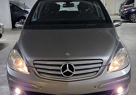 Mercedes-Benz B 170 Automatik, PDC vorne und hinten, Klima, HU 01/26