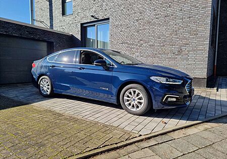 Ford Mondeo Hybrid Titanium