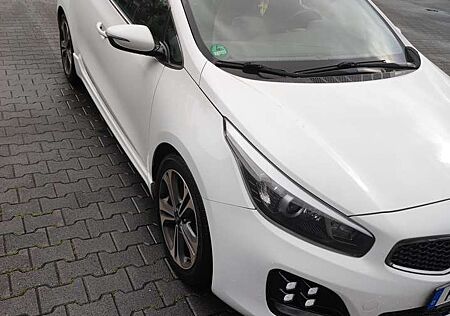 Kia Cee'd Ceed / Ceed 1.6 CRDi 136 DCT ISG GT Line