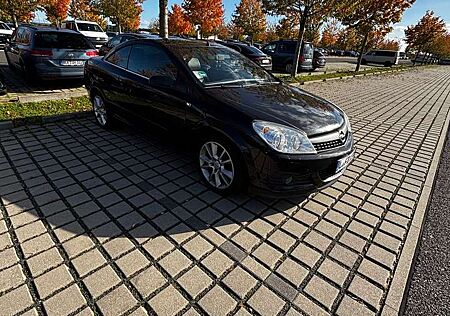 Opel Astra Twin Top 1.6 Turbo Cosmo