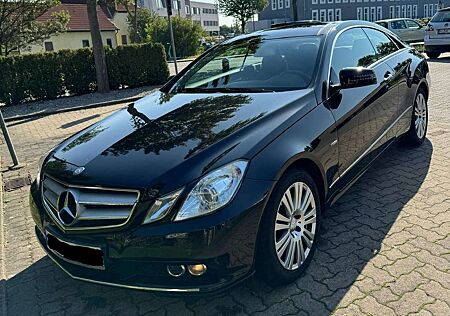 Mercedes-Benz E 200 Coupe BlueEFFICIENCY Elegance