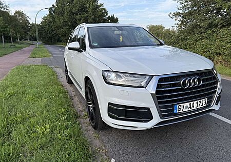Audi Q7 3.0 TDI quattro tiptronic 7 Sitze