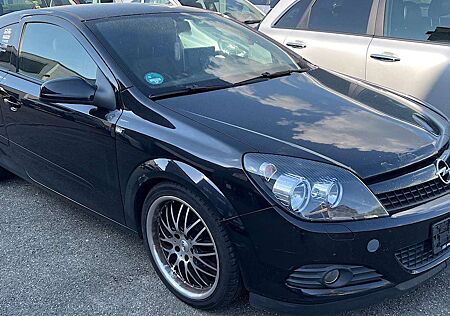 Opel Astra GTc - auf Wunsch mit Tüv neu