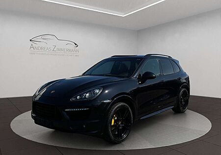 Porsche Cayenne Turbo S SPORT-DESIGN/PANORAMA/PCCB!