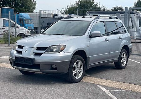 Mitsubishi Outlander 2.4 4X4 Sport TÜV 02.2026