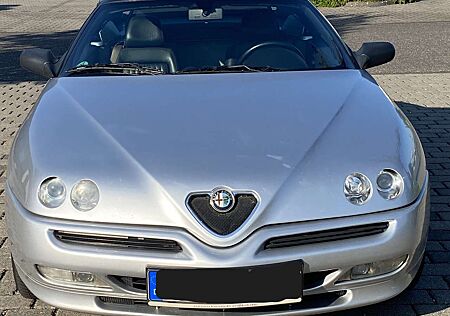 Alfa Romeo Spider 2.0 Twin Spark mit Hardtop