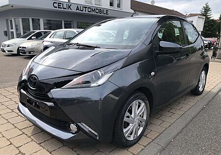 Toyota Aygo x-play touch