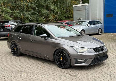 Seat Leon ST FR Automatik* Panorama* TÜV Neu*