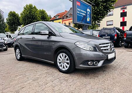 Mercedes-Benz B 180 CDI Navi Tempomat PDC SHZG AHK