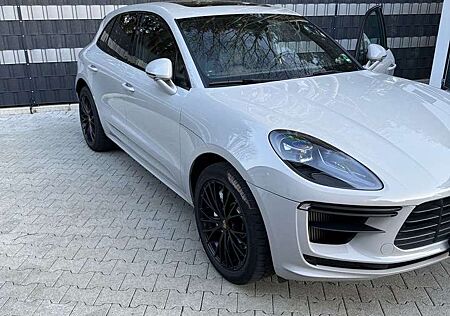 Porsche Macan Turbo PDK