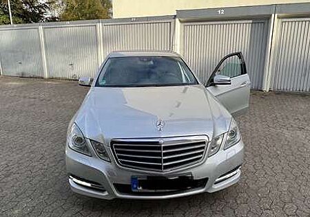 Mercedes-Benz E 220 CDI DPF BlueEFFICIENCY Automatik Avantgarde