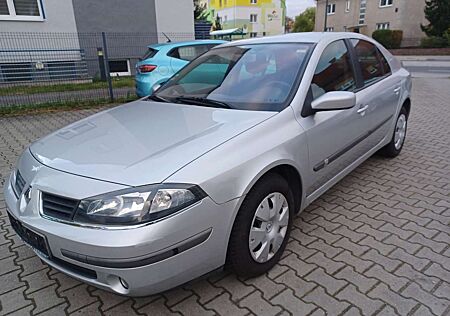 Renault Laguna 1.6 16V Emotion