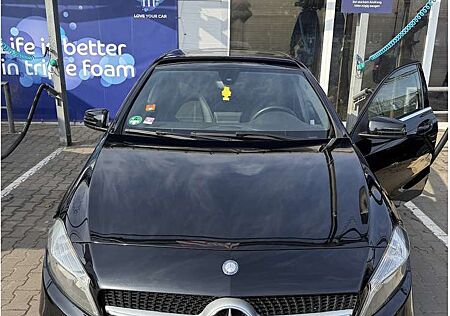 Mercedes-Benz A 180 7G-DCT