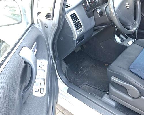 Suzuki Liana Kombi 1.6 AUTMATIK GETRIEBE