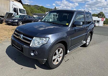 Mitsubishi Pajero 3.2 DI-D Intense (3-trg.)/Leder/Automatik/2,8T/
