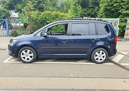 VW Touran Volkswagen 1.6 TDI DPF 7 SIETZE