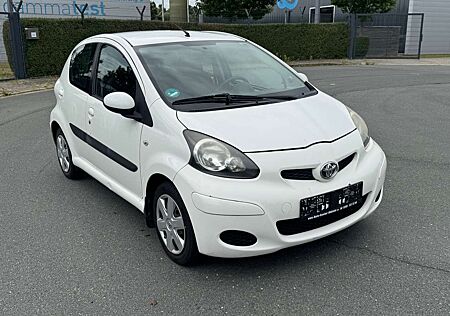 Toyota Aygo TÜV&Inspektion NEU KLIMA Servo 1 Hand