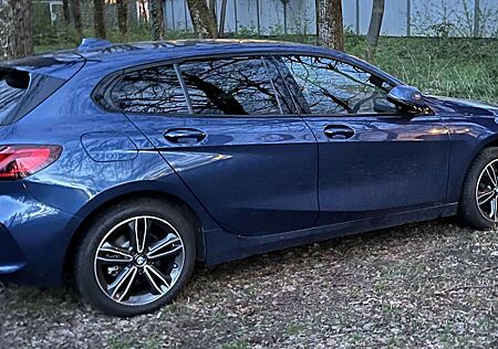 BMW 118 F40 Aut. Sport Line,Pano,Alarm u.v.m