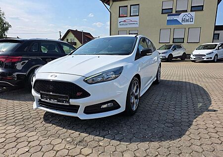 Ford Focus Lim. ST/ TÜV Neu