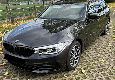 BMW 540i 540 xDrive Touring Aut. Sport Line