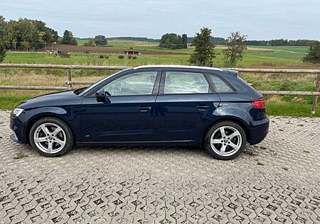 Audi A3 35 TDI Sportback S tronic sport, Navi+Pano+StandH