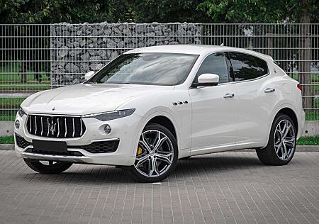 Maserati Levante S GRANLUSSO Q4 Benzin 3.0 V6 316kW