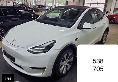 Tesla Model Y Long Range AWD 79 kWh Wärmep Autopilot-3