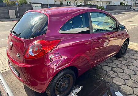 Ford Ka /+ Titanium
