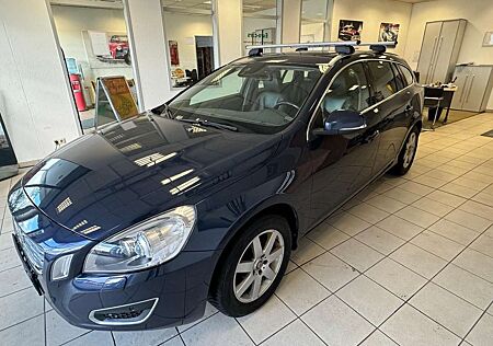 Volvo V60 Kombi Summum / NAVI / XENON / LEDER /