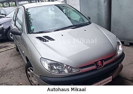 Peugeot 206 Petit Filou 75