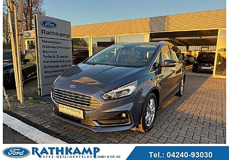 Ford S-Max Hybrid Titanium