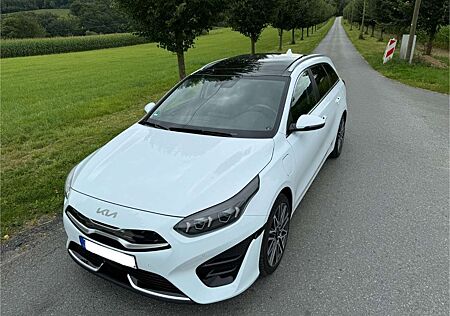 Kia Cee'd Ceed / Ceed+1.4+T-GDI+DCT+OPFPlatinum+Edition