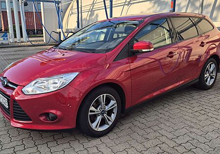 Ford Focus Turnier 1.0 EcoBoost Start-Stopp-System Tren