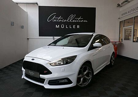 Ford Focus Lim. ST *RECARO*NAVI*KLIMAAUTO*LED*TOP*