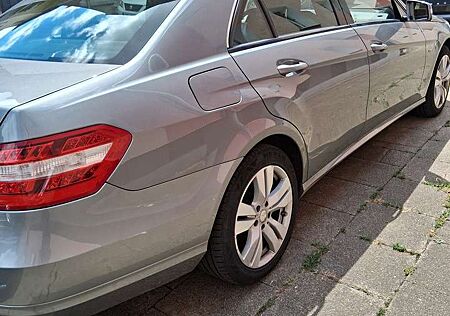 Mercedes-Benz E 200 CGI BlueEFFICIENCY Automatik