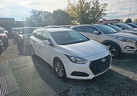 Hyundai i40 cw blue Trend/NAVI/KAMERA