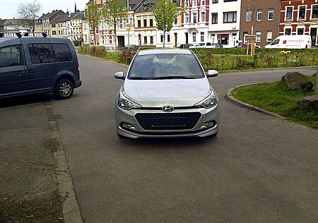 Hyundai i20 Top Modell mit Besondere Ausstattung.