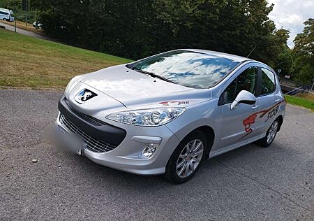 Peugeot 308 100 VTi Filou