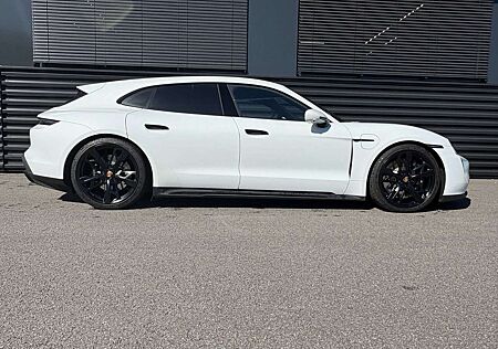 Porsche Taycan GTS Sport Turismo-PANO-INNO-BOSE