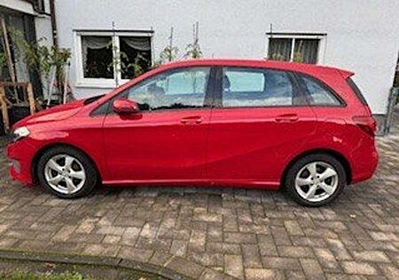 Mercedes-Benz B 180 7G-DCT