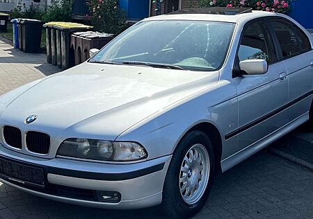 BMW 520i 520 *KLIMA-SDACH*
