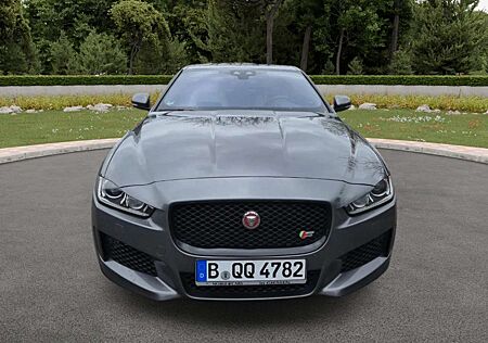 Jaguar XE S