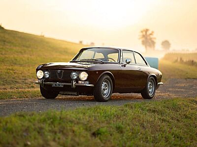 Alfa Romeo GTV 2000